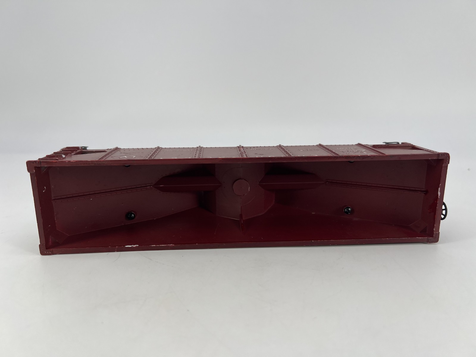 Lionel #25000 O Gauge Lehigh Valley Hopper Car Maroon No Trucks Fair