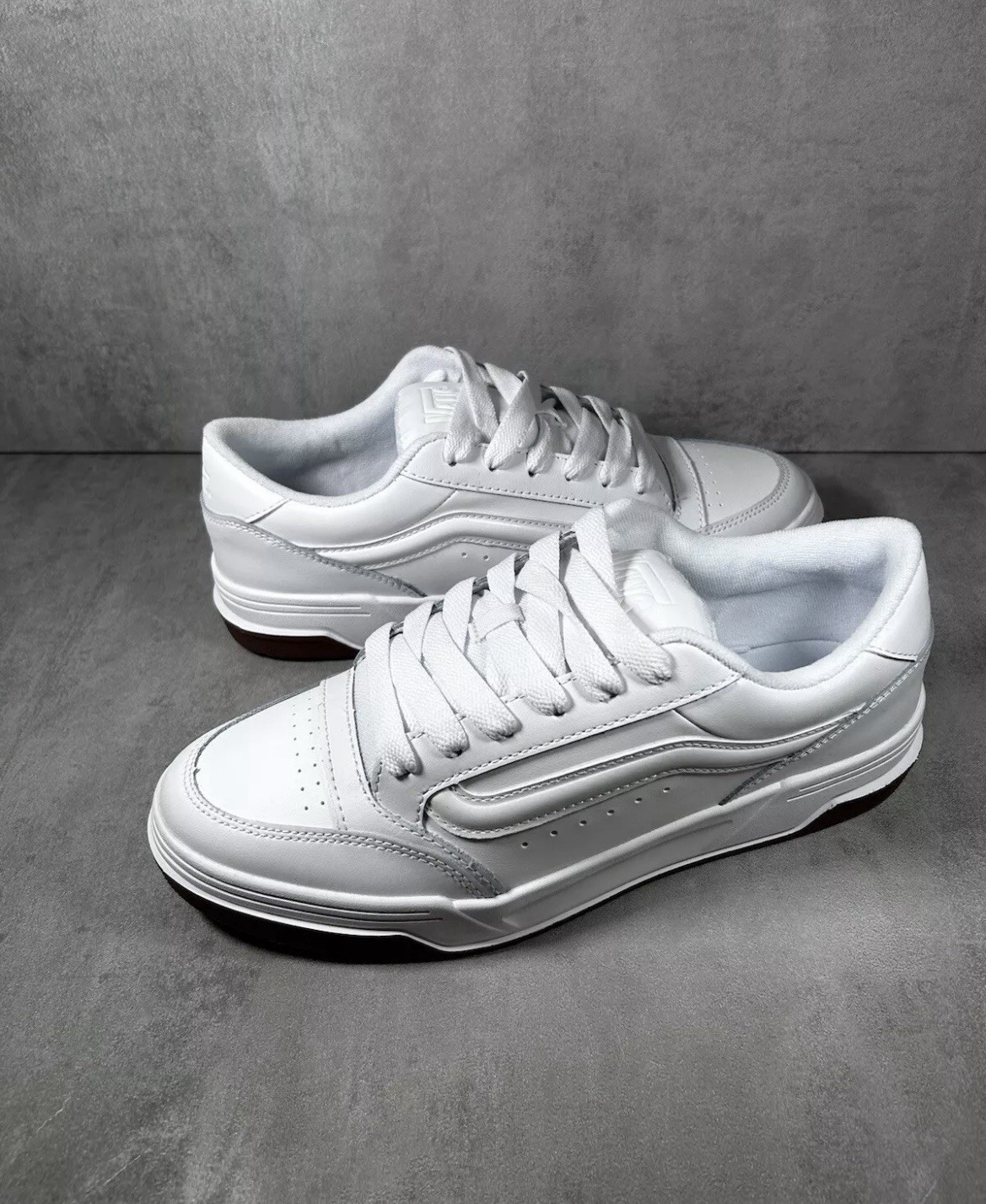 SAOLA Scarpe da skate Vans Hylane bianco marrone suola in gomma taglia UK 9 PREZZO AL PUBBLICO £ 120