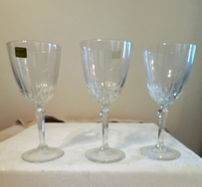 Luminarc Clear Stemmed Wine Glasses Set of 3, Cold Beverage, Service for 3