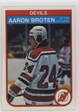 1982-83 O-Pee-Chee Aaron Broten #136 0nr3