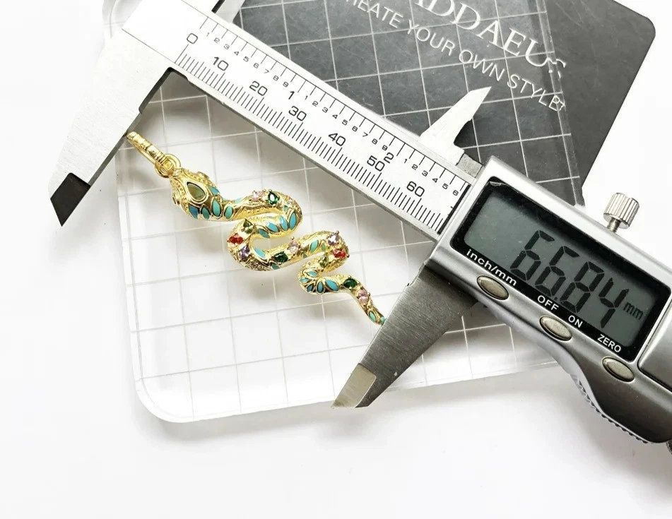 Serpiente Serpiente Multicolor Circonita cúbica Colgante Plata de Ley 925 2,5 Pulgadas de Largo Foto 2 de 4