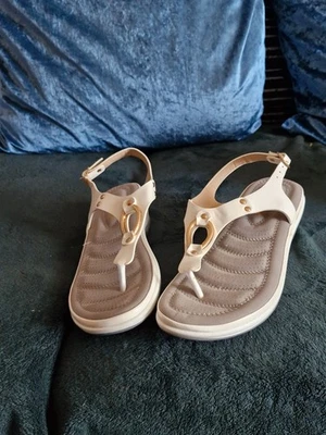 new ladies sandals size 6 - Image 1 of 4
