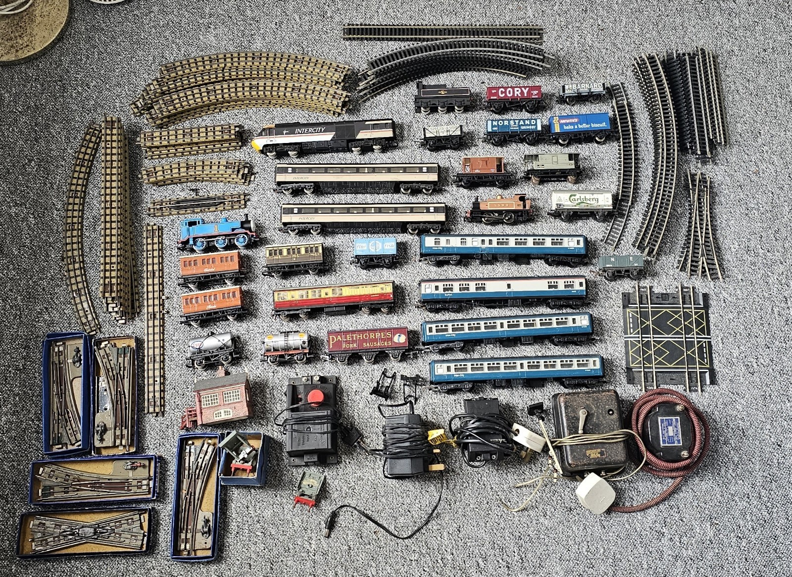 Hornby Joblot Locomotives Track OO & 3 Rail Carriages Controllers Transformers