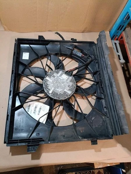 Conjunto de ventilador de refrigeración del radiador Dodge Durango 2011-2024 (refrigeración de alta resistencia) OEM Foto 4 de 4