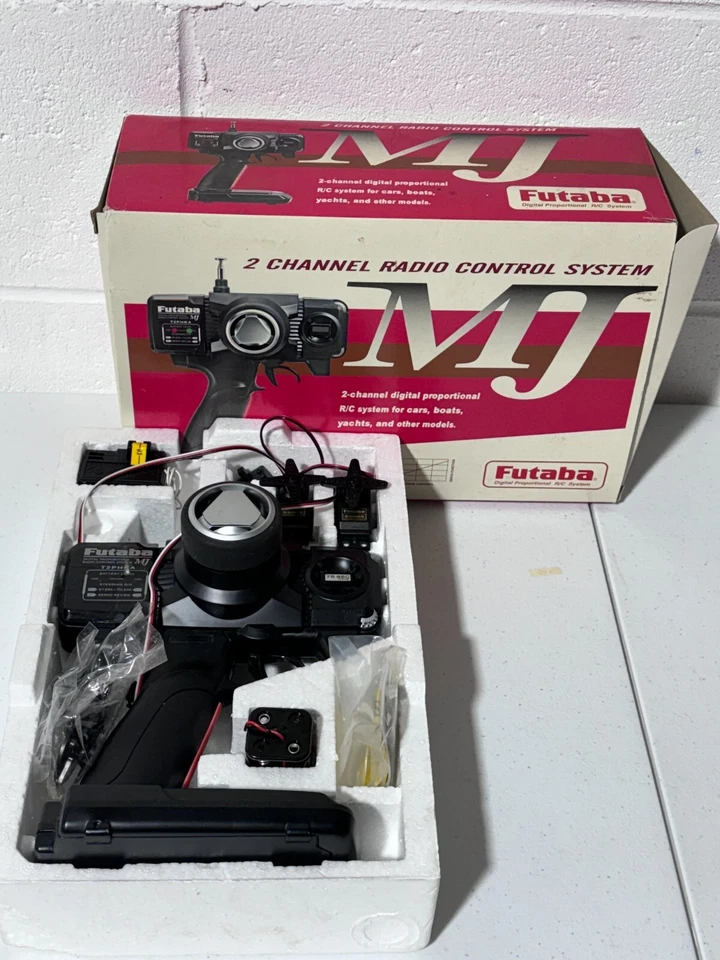 Futaba 2PHKA-AM Vintage Magnum Junior Radio Tx/Rx Ch 83 75.850 NEW NOS NIB RC10 - Image 3 of 4
