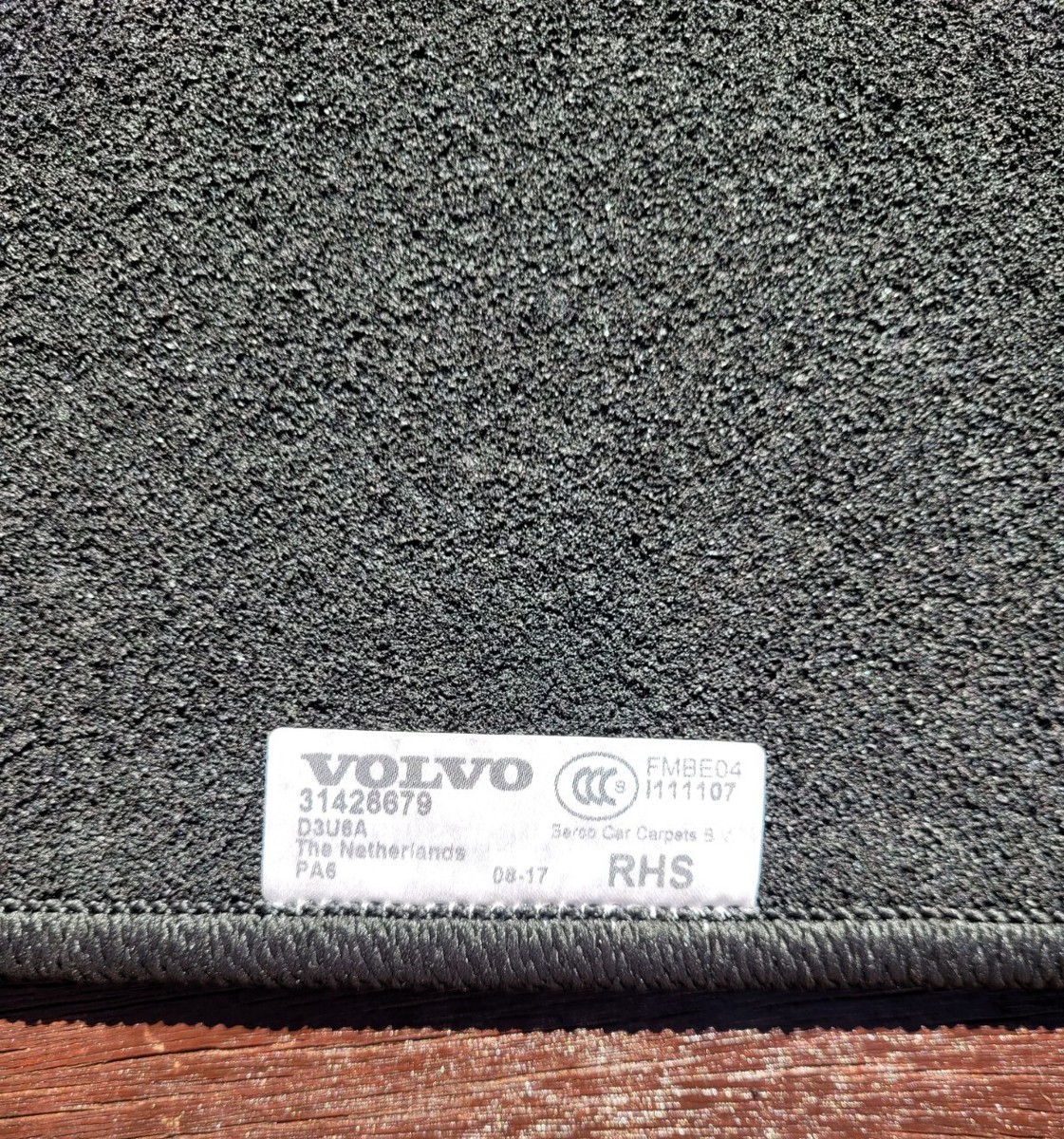 New Genuine 2018-2022 Volvo OEM Floor Mats 4-Set LHD V426 31426679 