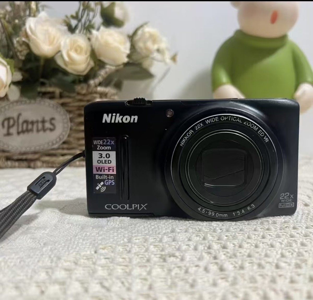Nikon COOLPIX S9500 18.1MP 22x Zoom digital camera Wi-Fi Battery