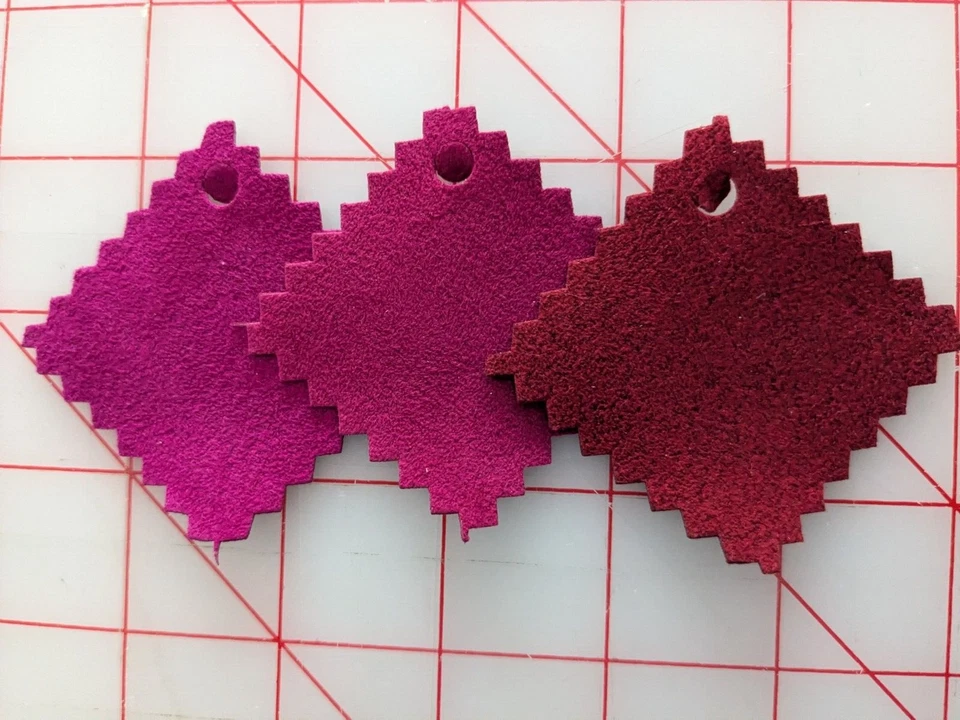 MUESTRAS DE TELA DE GAMUZA SINTÉTICA DE MICROFIBRA - 150 - 2" Cuadrados - Parches - Etiquetas - Etiquetas Foto 2 de 4