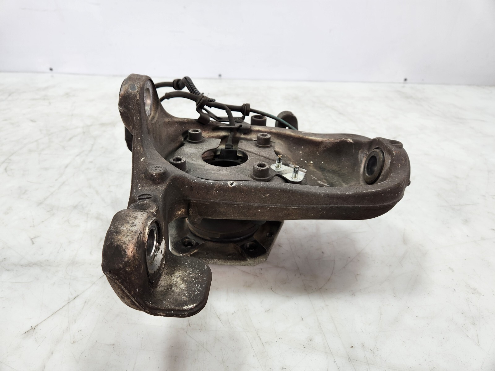 ✅ 13-19 OEM Maserati GT Sport M145 Front Passenger Spindle Knuckle Hub Carrier