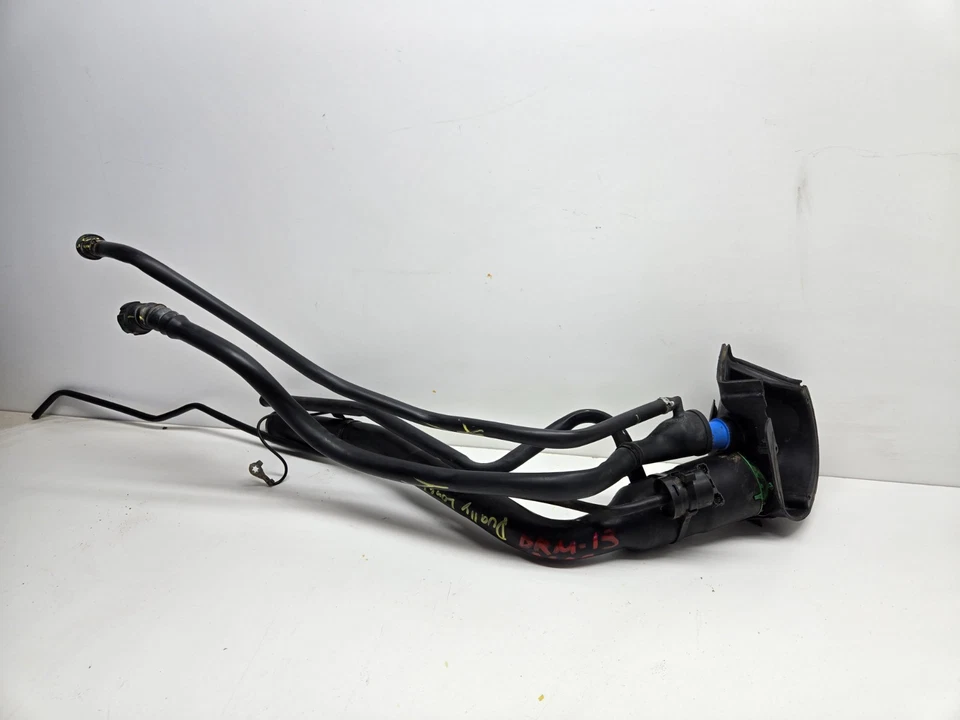 Ram 3500 2013-2018 6,7 cuello de llenado de combustible con plataforma doble larga def Foto 2 de 4