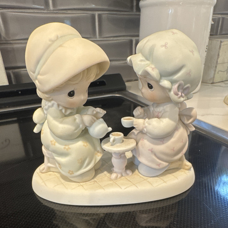 Precious Moments Friendship Hits the Spot Porcelain Girl Figurine 2008.
