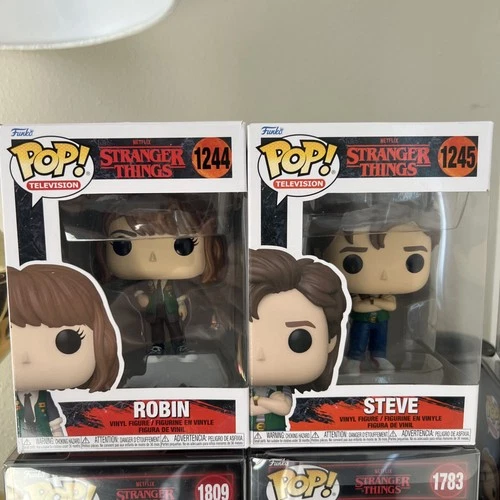 Stranger Things Season 4 Robin Steve  Vinyl Figure Funko Pop