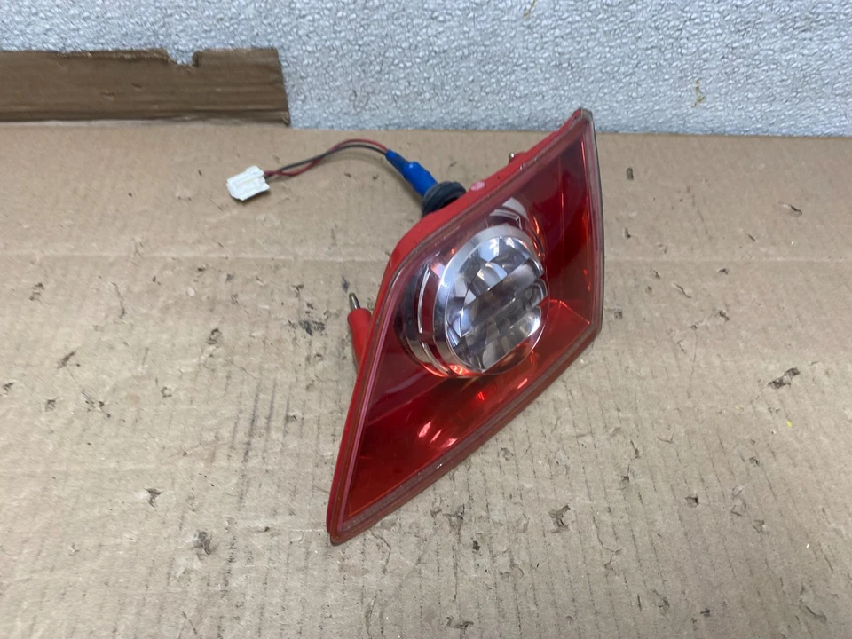 Luz trasera interior roja para pasajero derecho Infiniti FX35 FX45 2003-2005 OEM U2998 DW Foto 3 de 4