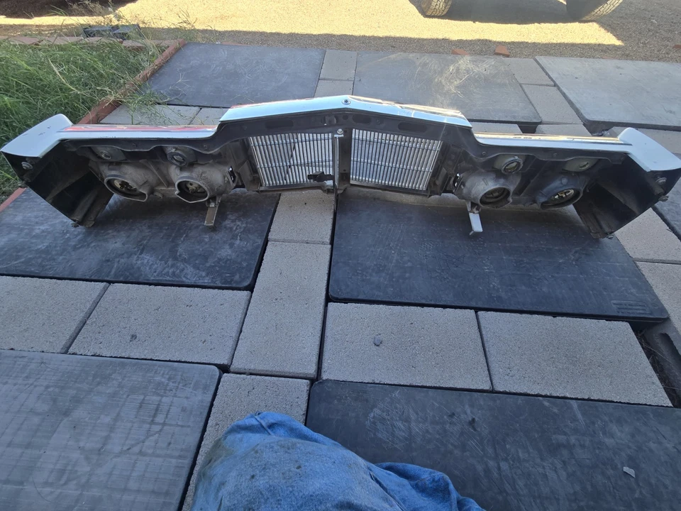 Panel de cabecera Chrysler Fifth Avenue 1981-1990 Foto 3 de 4