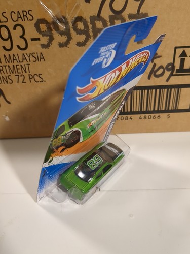 Hot Wheels "2010 Chevy Impala" Faster Than Ever '12 New In Package V5397 - Picture 3 of 5
