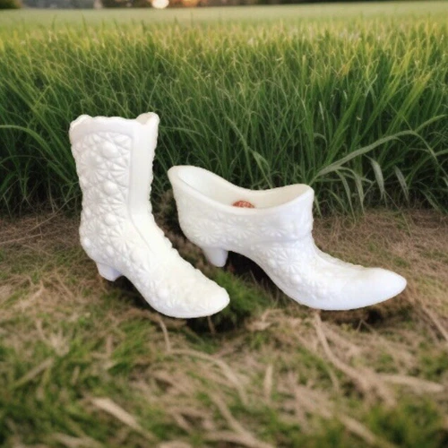 Fenton & L E Smith Shoe & Boot Vases Daisy Button White LOT of 2 VTG Milk Glass