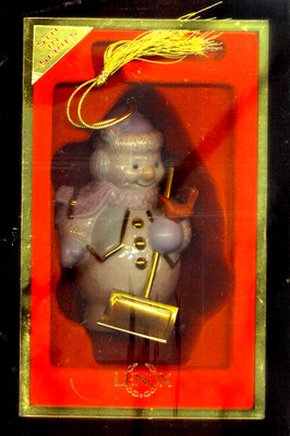 Lenox  2003 Snowman Shoveling Snow 5th in Series Ornament 4'' MIB FREE Shipping