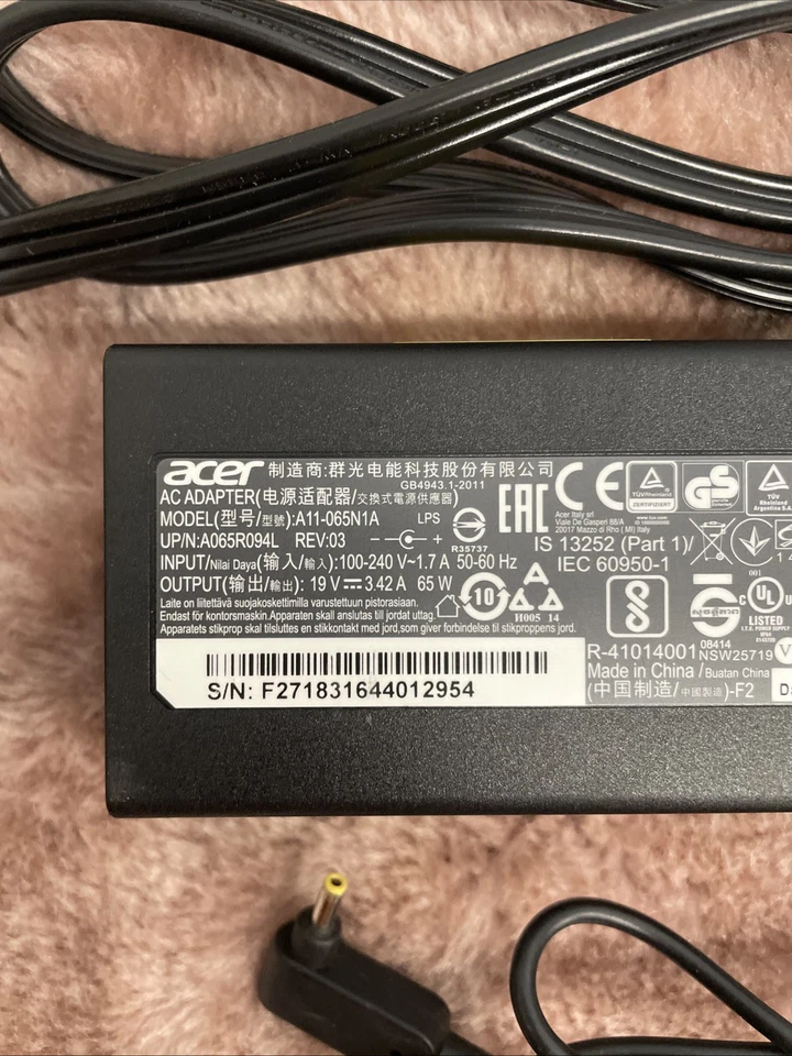 Cargador Adaptador de Corriente CA Original Original ACER A11-065N1A 19V 3.42A 65W Foto 3 de 4
