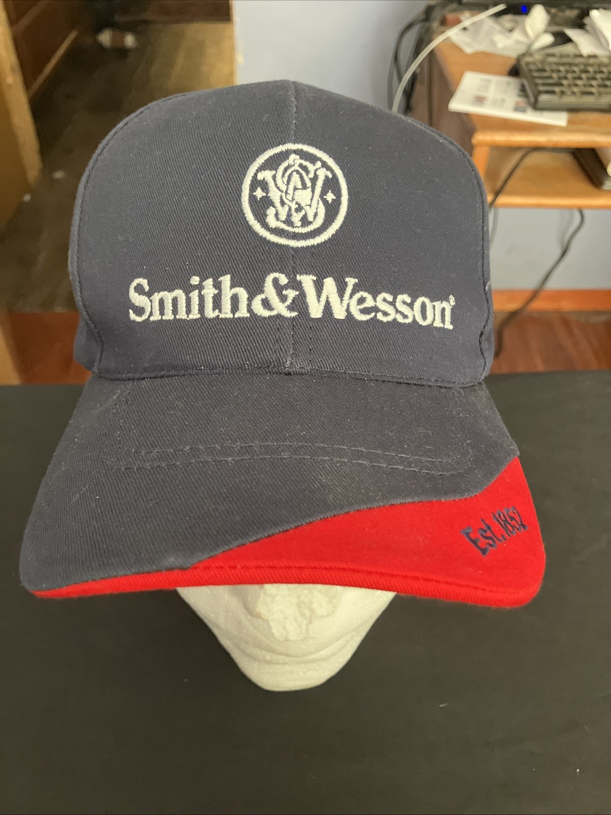 Mens Smith and Wesson Leather Strap Hat Navy Blue & red Adjustable