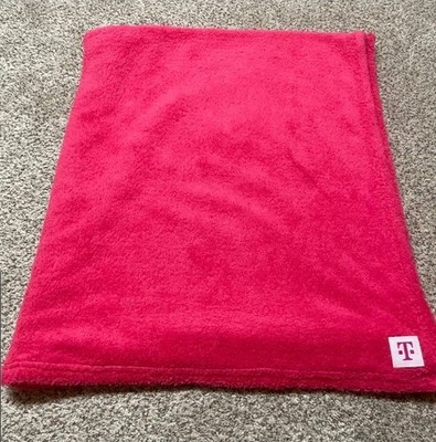 Magenta Plush Throw Blanket T-Mobile Tuesday Giveaway Soft Cozy New