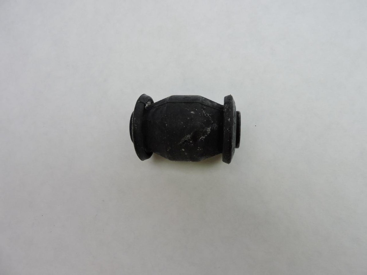 5KM-23536-10 NOS Yamaha Bush Y67j | eBay