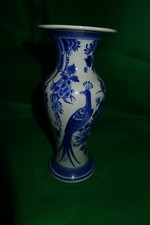 Delft 9.5" vase blue & white Peacock