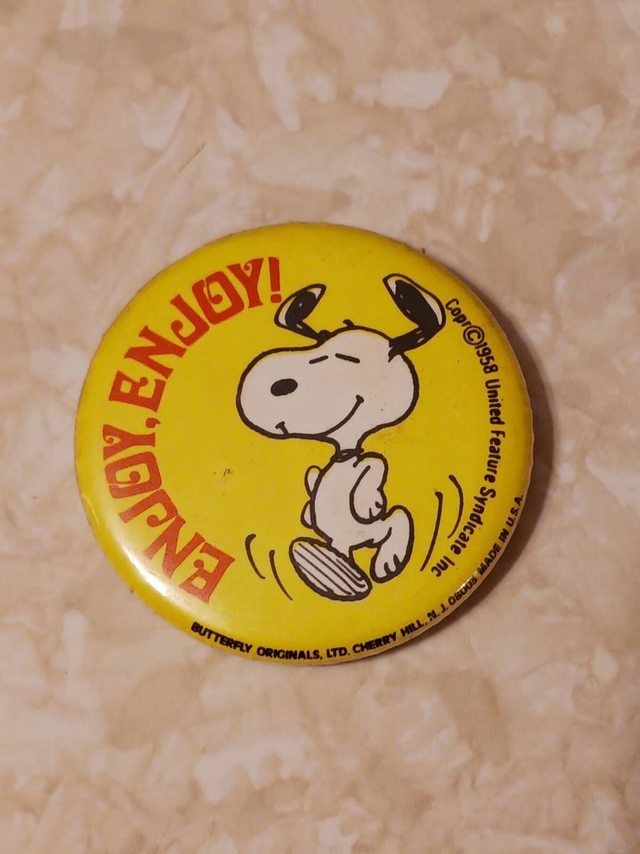 PEANUTS PIN, SNOOPY, 1958, UNITED FEATURE SYNDICATE INC PEANUTS PIN, SNOOPY, 1958, UNITED FEATURE SYNDICATE INC