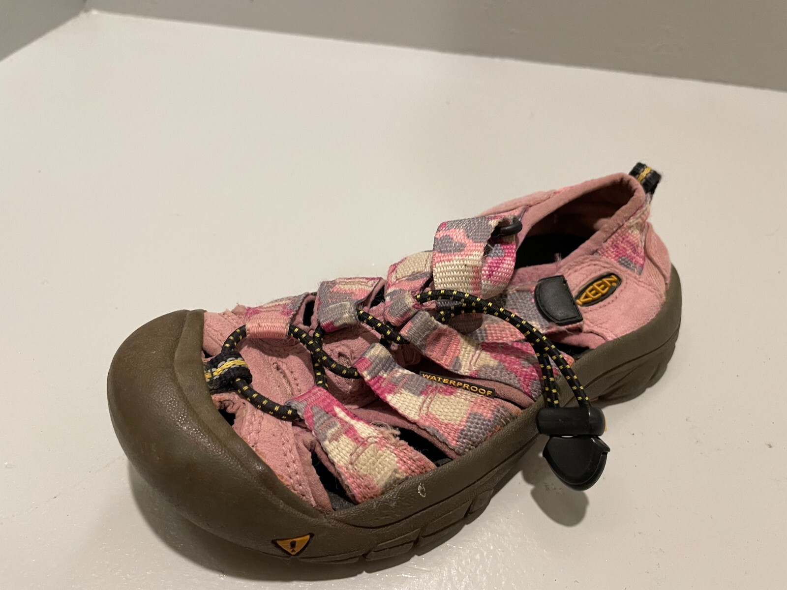 Sandali da trekking Keen Newport rosa mimetici punta chiusa regolabili scarpe acqua donna 6