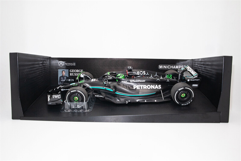 MINICHAMPS 1:18 F1 2023 PETRONAS W14 E PERFORMANCE #63 / #44 MINICHAMPS 1:18 F1 2023 PETRONAS W14 E PERFORMANCE #63 / #44