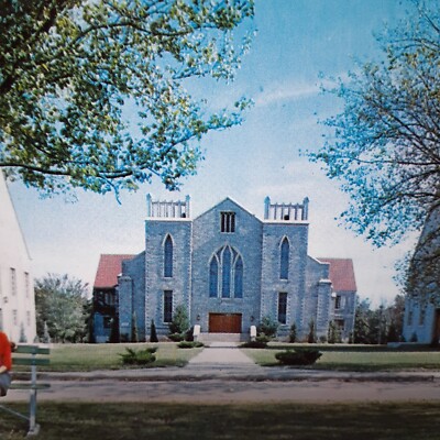 Vintage Postcard John Brown Campus Siloam Springs Arkansas Couple On Bench 1960s