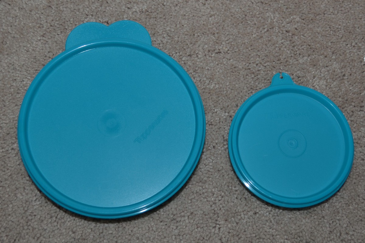 Set of 2 Tupperware Round Blue Containers 1405-14 & 1266-16 With