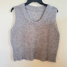 Grey Knit Sweater Vest Scoop Neck Ribbed Sleeveless Top Size M Lightweight NWOT