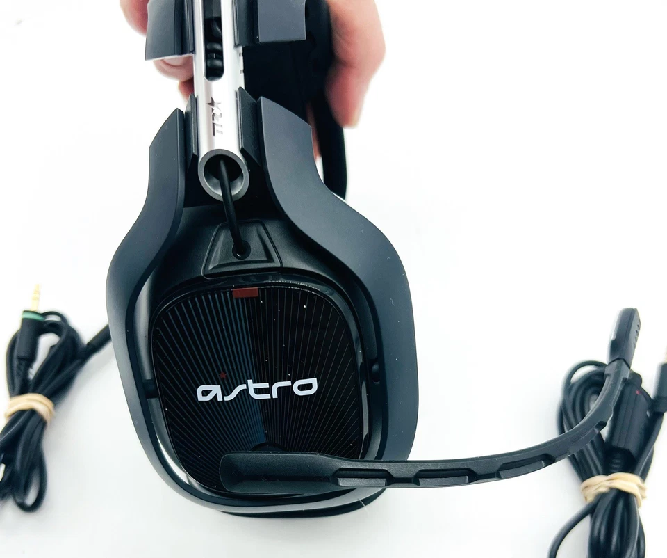 Astro A40 TR Wired Gaming Headset W/ Boom Microphone For PS5 / PS4 -Black / Blue - Image 2 of 3