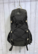 Mochila Gear Hyperlite Mountain DAYBREAK 22L negra excursión de un día correa para el pecho usada