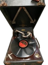 1930's Vintage Wind Up Record Player