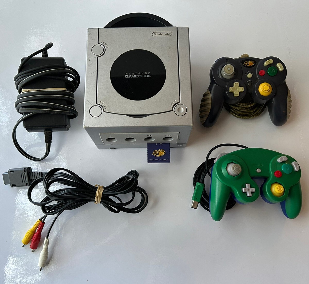 Nintendo Gamecube Platinum Silver Console 2 Controllers / Memory