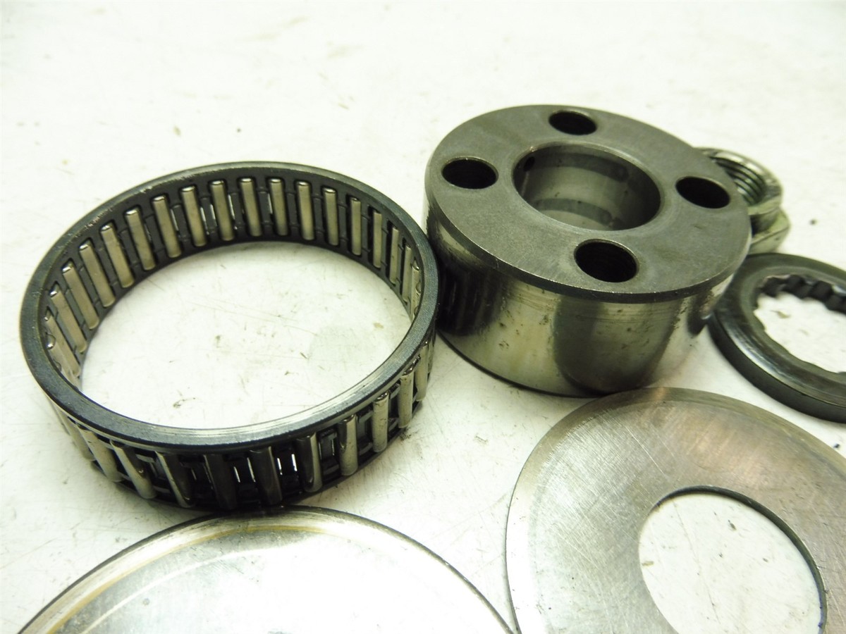 1992 Kawasaki ZX1100 KM186B. Engine clutch basket bearing hardware