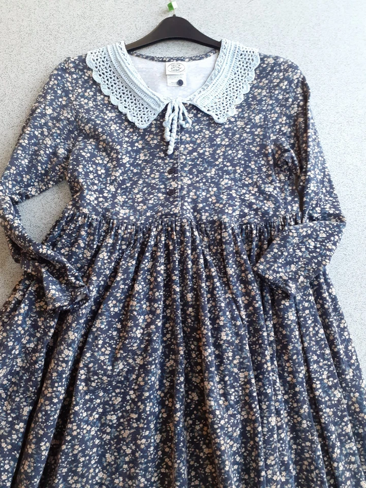 Vintage Laura Ashley  Dress  UK 10 - 12 (EU  36 USA  8) - Image 2 of 4