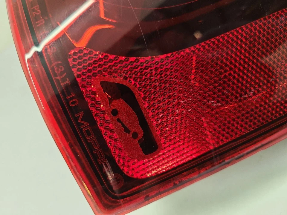 14-17 JEEP COMPASS RH Passenger Tail Light Classic Style 5272908AB  - Изображение 4 из 4