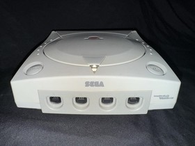 SEGA Dreamcast HKT-3020 Console Only White PARTS REPAIR DOES NOT READ DISCS