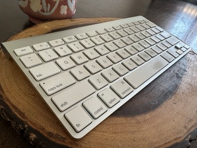 Apple Bluetooth Magic A1314 Model Wireless Keyboard Good | eBay