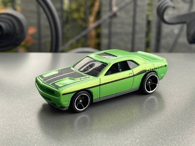 Hot Wheels '08 Dodge Challenger SRT8 | Lose | Grün | Modell Spielzeugauto