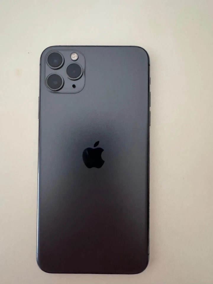 iPhone 11 Pro Max 64GB Gris espacial en buen estado. - Imagen 4 de 4