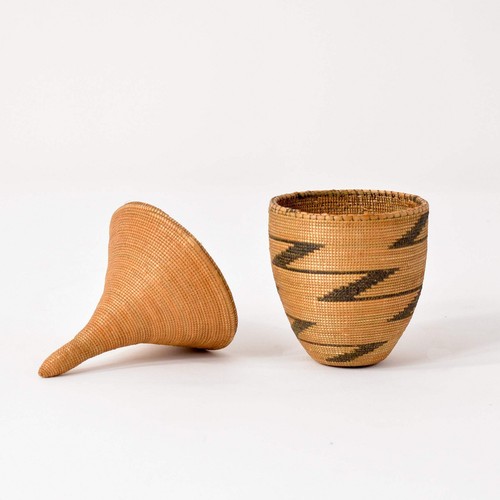 Tutsi Basket with Lid Rwanda - Picture 7 of 8