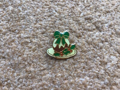 Weihnachtsobst Weihnachtspudding mit grüner Schleife & Stechpalme Emaille Pin Anstecker