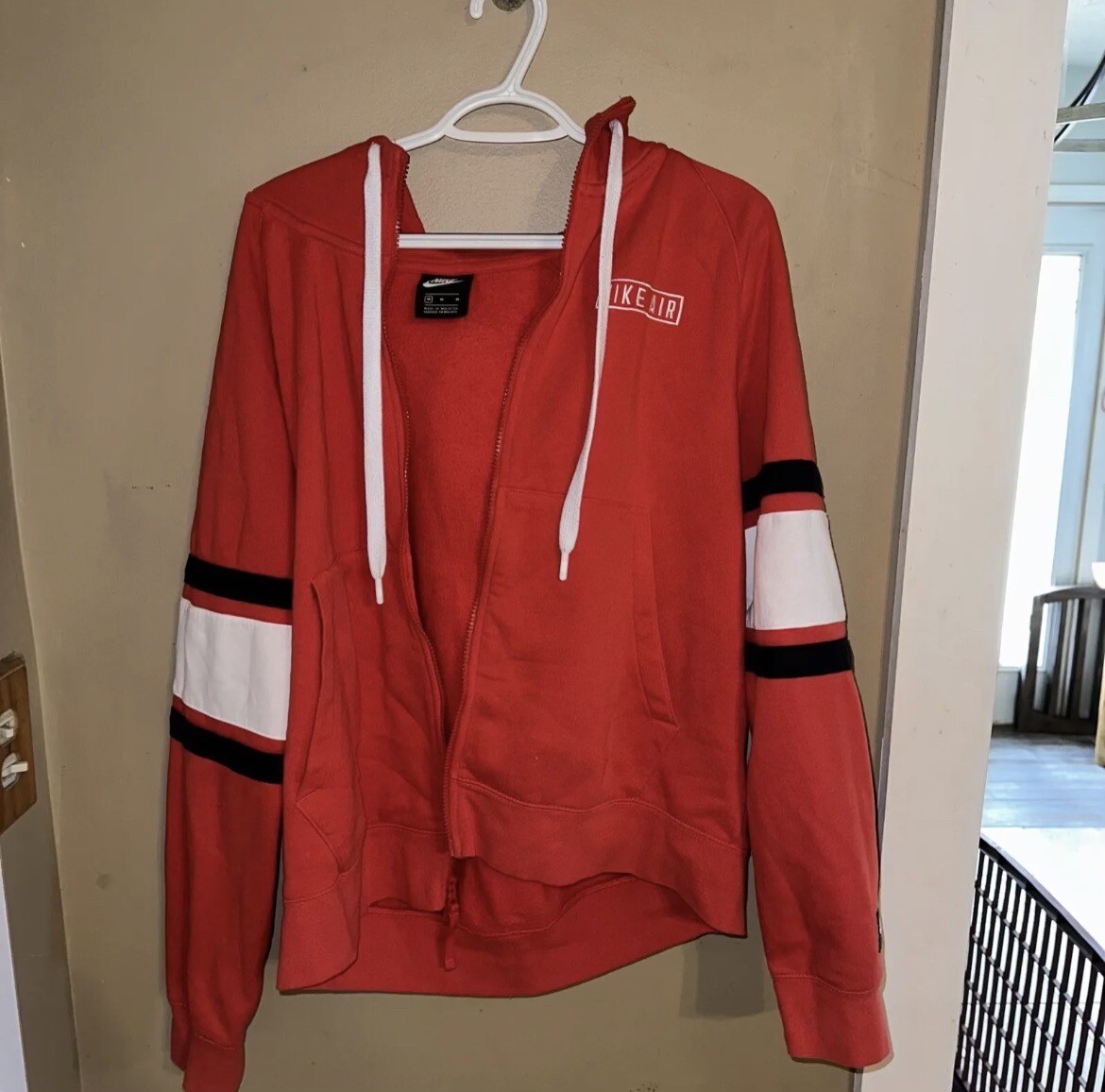 Nike Air Medium Jacket/Pullover - image 1