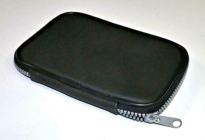 (09.021) Etui mit Reißverschluss, vermutlich für Rasierer, 18*12*2