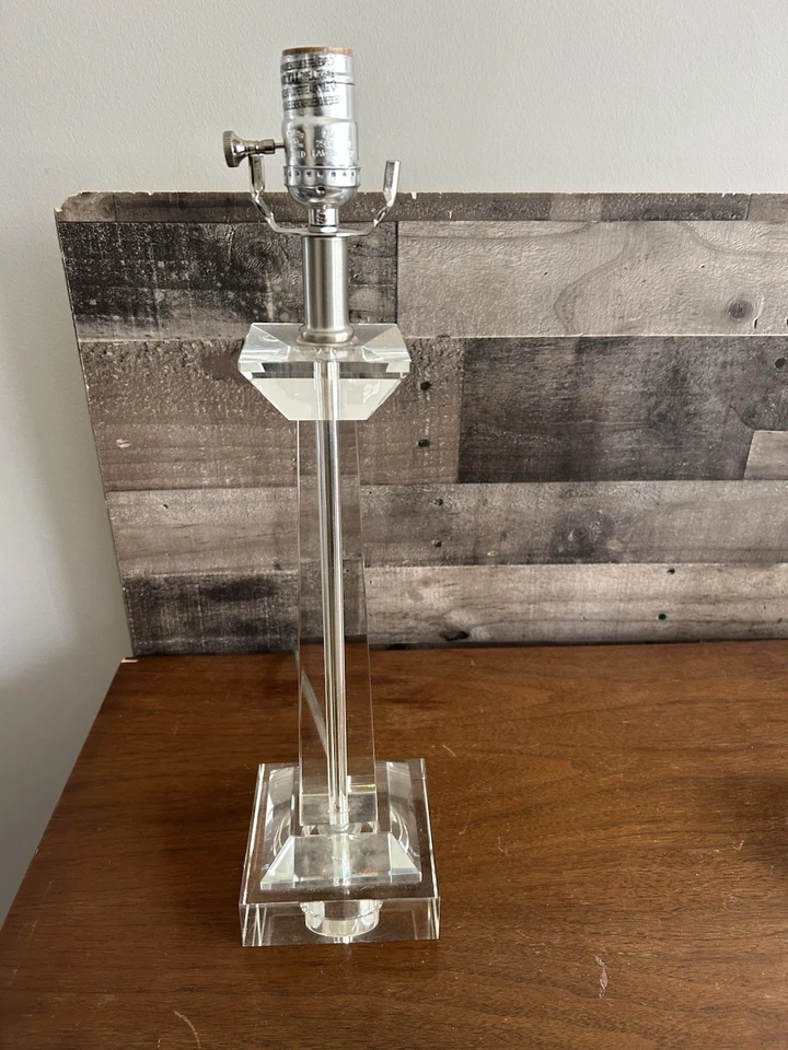 Lámpara de mesa moderna cristal pesado pie cuadrado elevador (una astilla de esquina) Foto 3 de 4