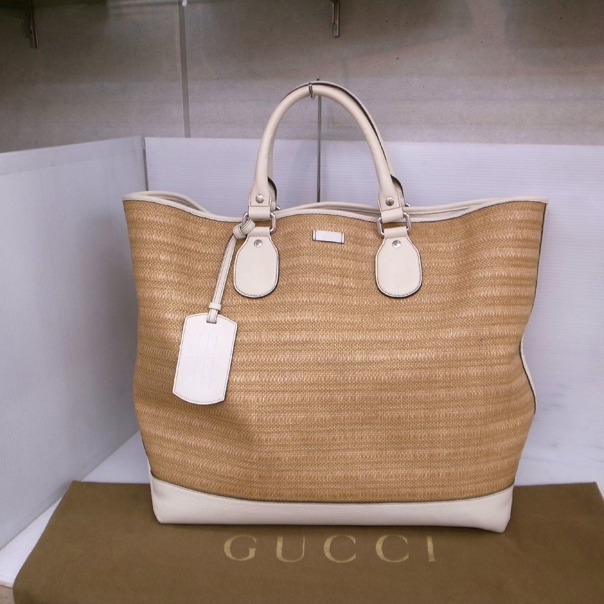 GUCCI Straw Shoulder Tote Bag in Natural Woven Design 485531