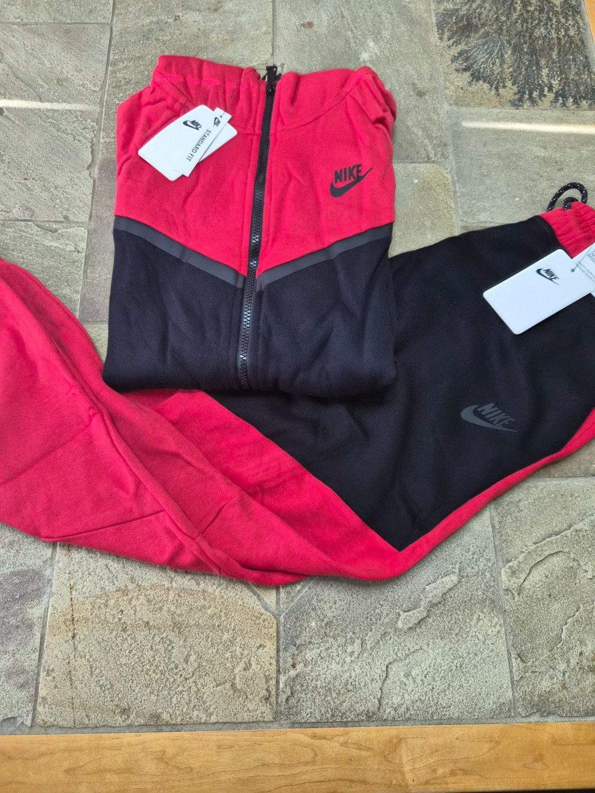 Nike Tech fleece Sweatsuit brand new with tags Red/Black $260 Retail